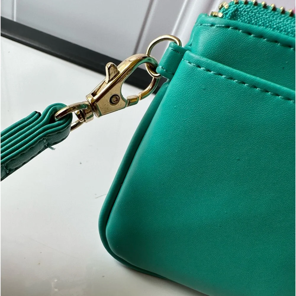 Carpisa Wristlet - Picture 3 of 6